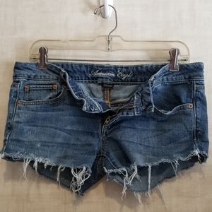 AMERICAN EAGLE STRETCH RAW HEM SHORTS